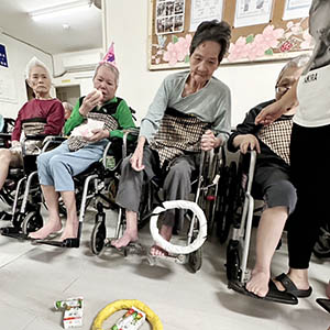 祝我們的壽星長輩們生日快樂